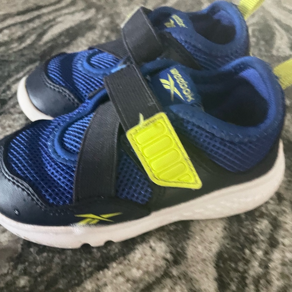 Weebok by Reebok - Picture 3 of 3